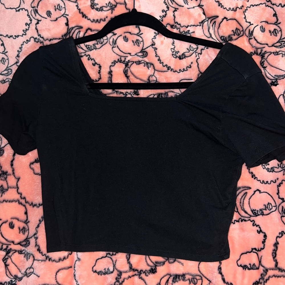black crop top